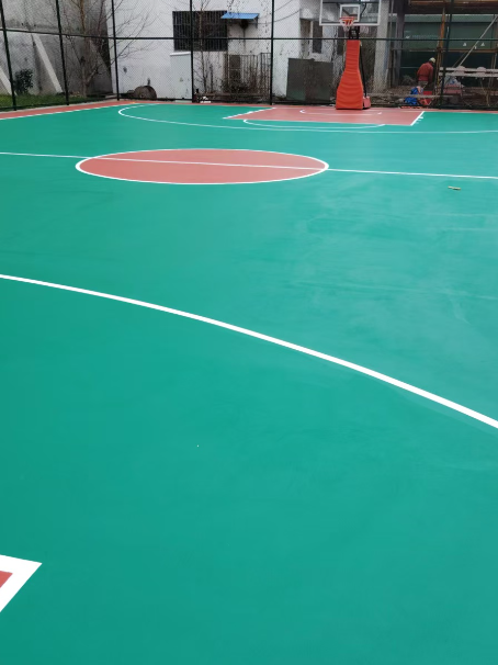 长寿 球场长期使用易出现地面开裂
